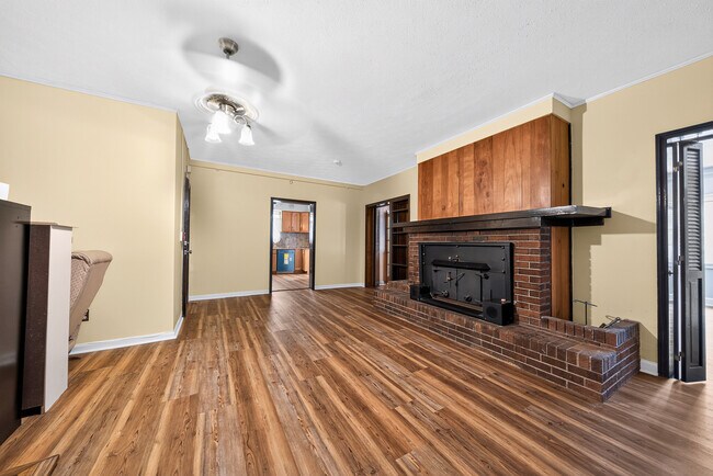 Building Photo - 606 Harper Rd