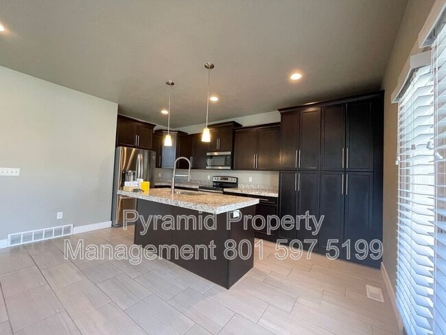 Building Photo - 9257 Ashbourne Dr