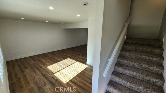 Building Photo - 988 El Camino Dr
