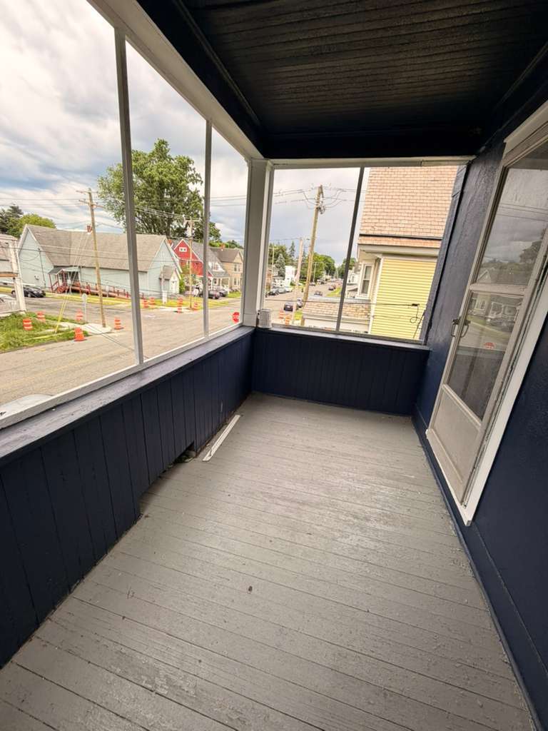Building Photo - 754 3rd Ave