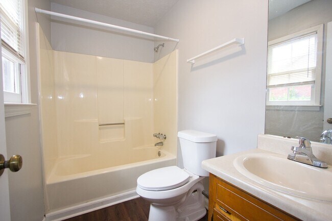 Building Photo - 3252ID