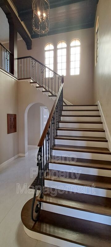 Building Photo - 290 E B St