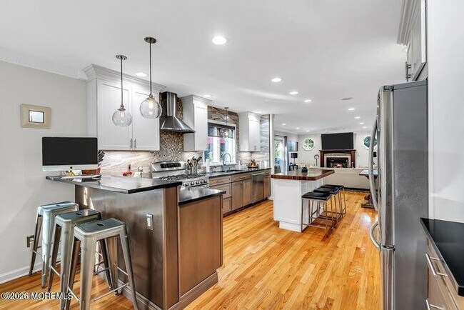 Building Photo - 7 Alvord St