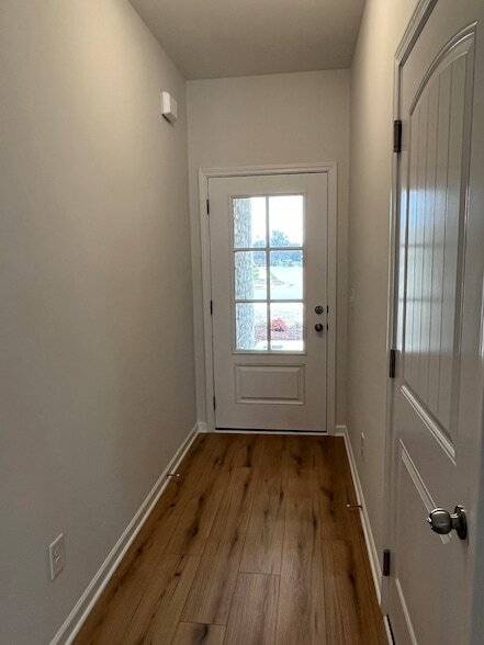 Building Photo - 967 Horse Mountain Rd