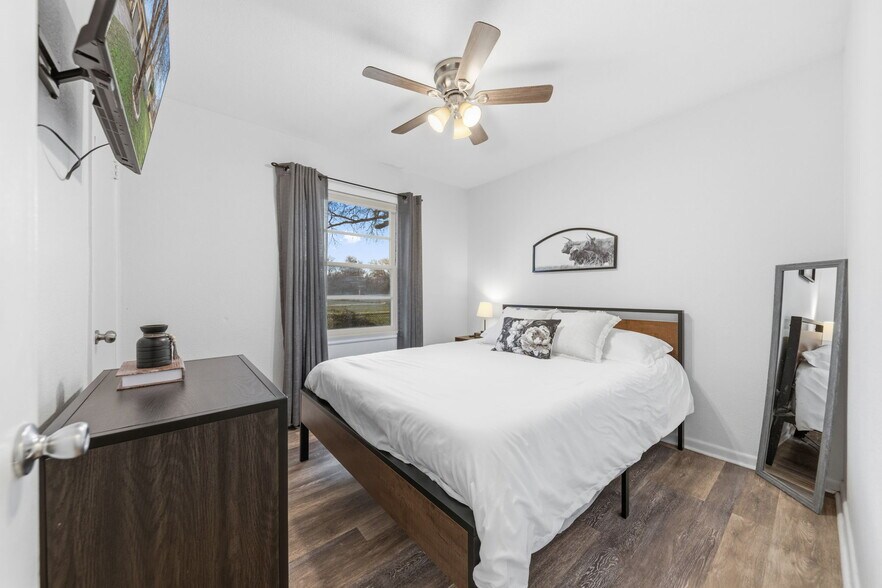 Building Photo - 319 Arnold Ave