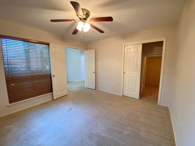 Building Photo - 145 Strawn