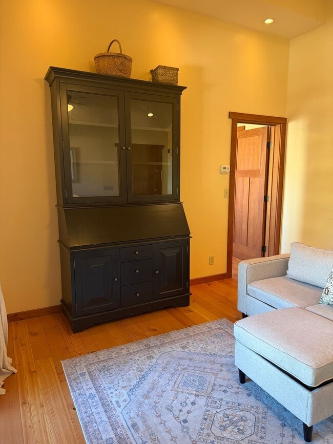 Building Photo - Heart of Downtown Ojai