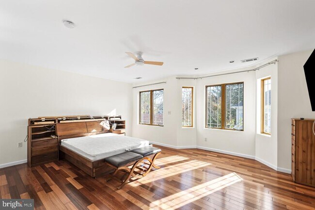 Building Photo - 10009 Sinnott Ct