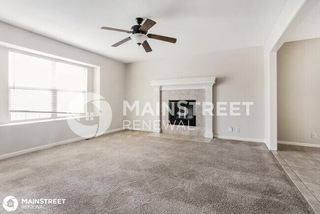 Building Photo - 411 Wiltshire Dr, Raymore, MO 64083