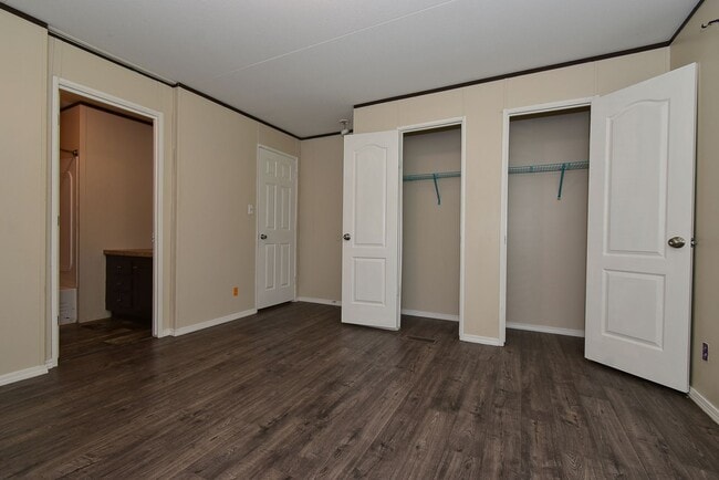 Building Photo - 550 Quail Run Cir