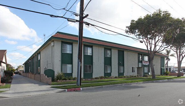 Building Photo - Cedar Villa Apartments