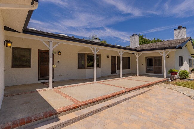 Building Photo - Ojai Horse Ranch