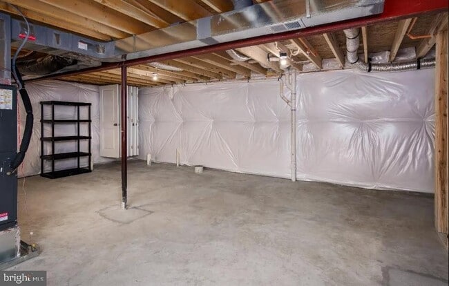 Building Photo - 205 Thicket Dr
