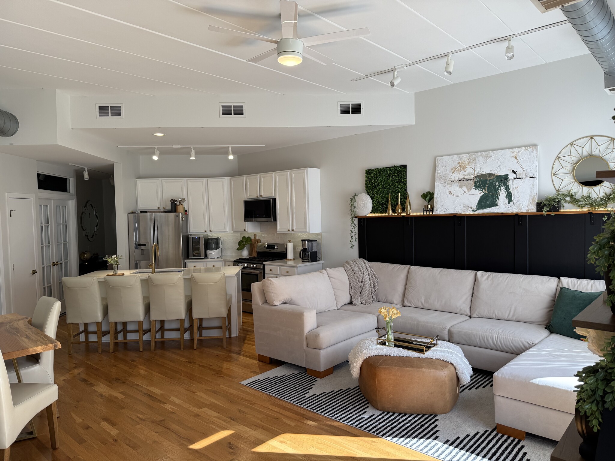 Building Photo - 936 W Madison St