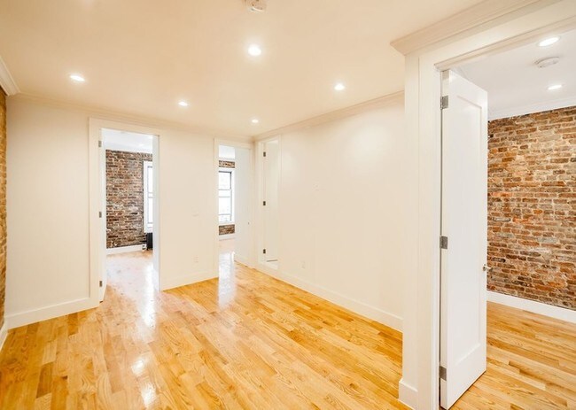 Interior Photo - 309 East 75th Street
