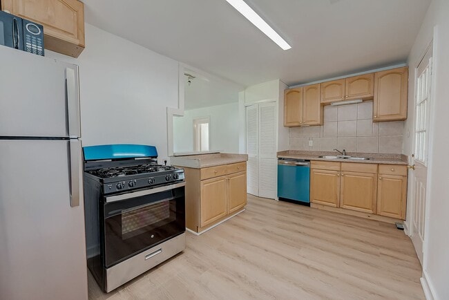 Building Photo - For Lease | 3 Bed, 1 Bath | 1,199 Sq Ft | East End Houston