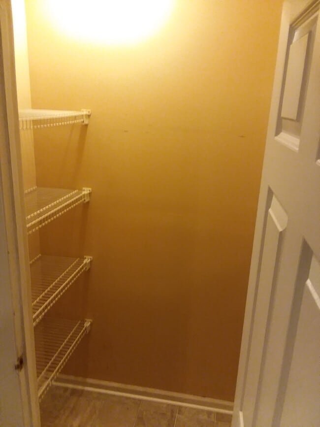 Building Photo - 445 Harner St