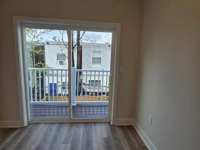 Building Photo - 1821 Mifflin St