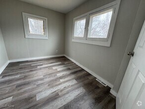 Building Photo - 1166 Bellows St