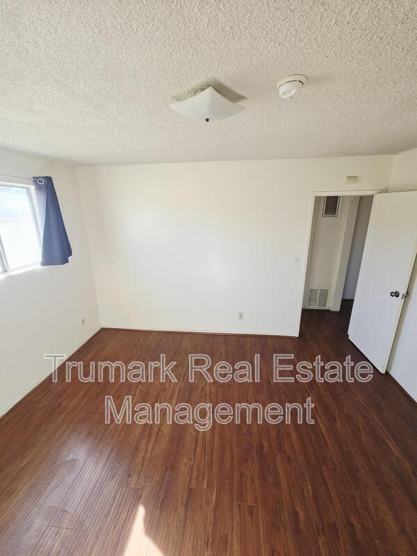 Building Photo - 4619 Lexington Ave