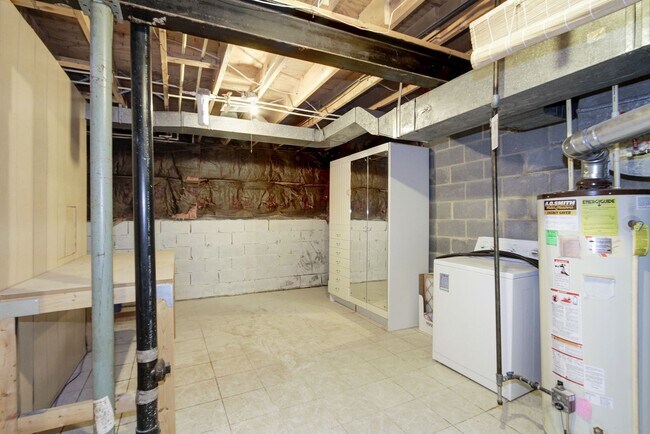 Building Photo - 11906 Shagbark Dr