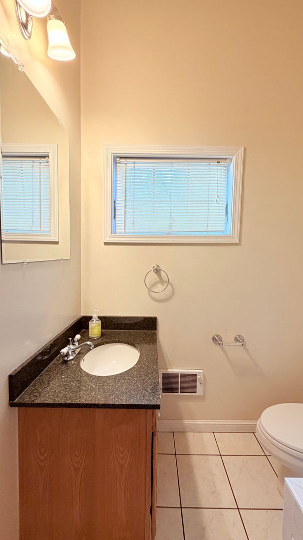 Building Photo - 738 Palmera Ct