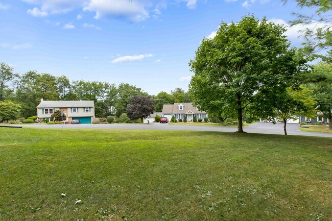 Building Photo - 24 Knollwood Dr