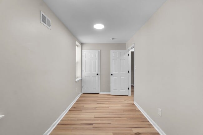 Building Photo - 2027 E Baltimore St