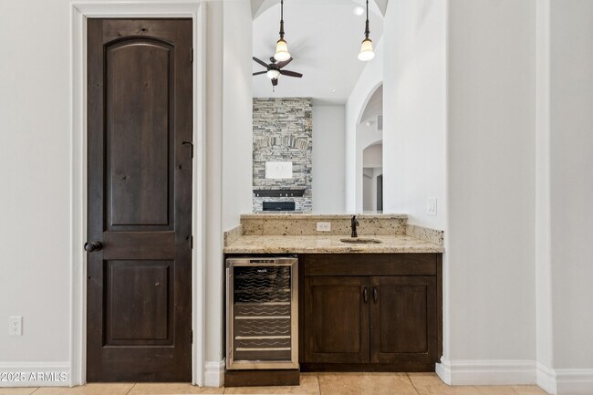 Building Photo - 11407 E Bellflower Ct