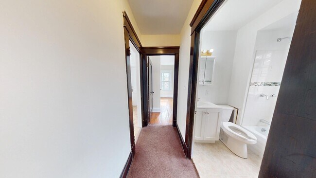 Building Photo - 2 bedroom/1 bath (upper unit)- 1ST MONTH FREE IF LEASE SIGNED BY 10/15