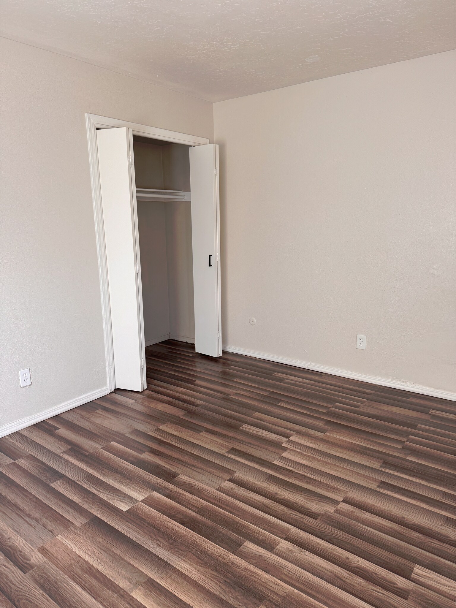 Building Photo - 1013 Dickerson Dr SE