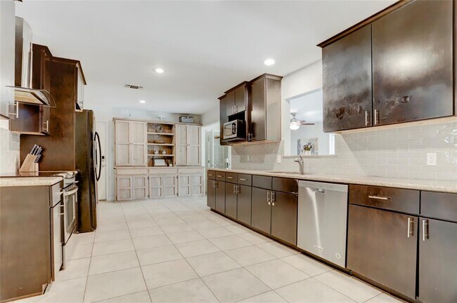 Building Photo - 10202 Raritan Dr