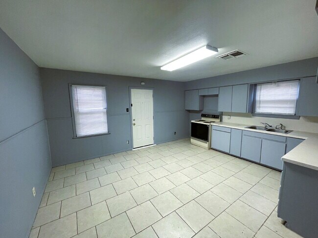 Building Photo - Stunning Remodeled Home Located Near Wheel...
