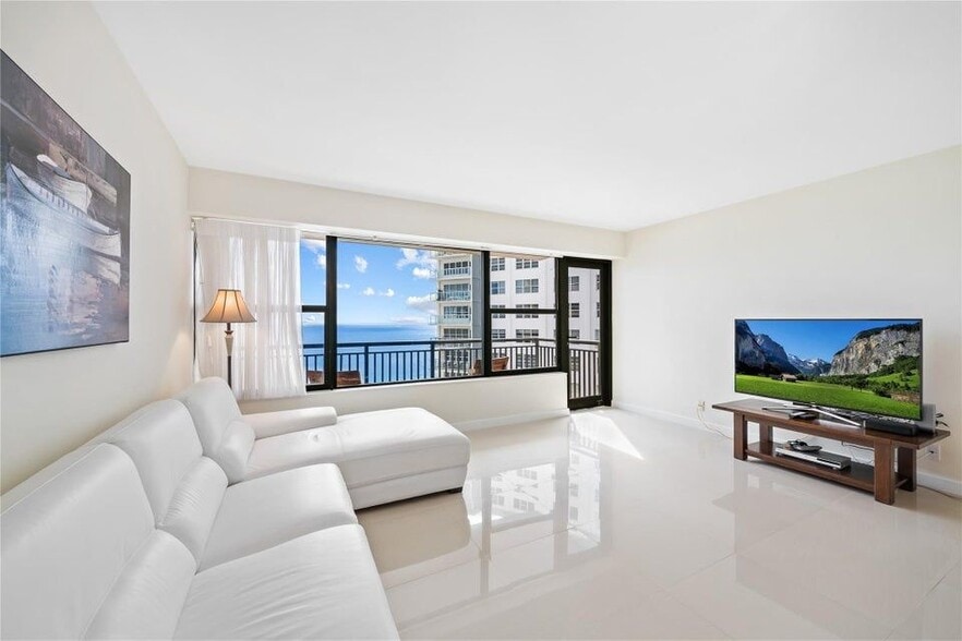 Building Photo - 3800 Galt Ocean Dr