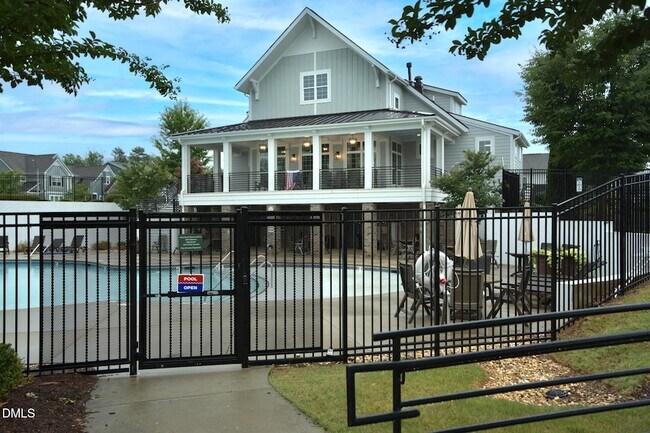 Building Photo - 229 Daisy Grove Ln