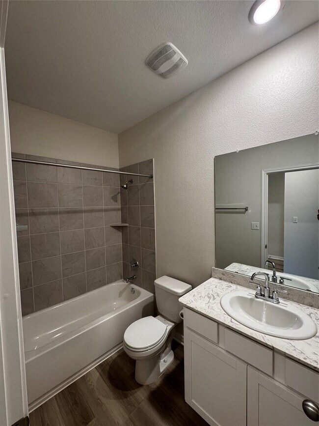 Building Photo - 905 Copper Frond Way