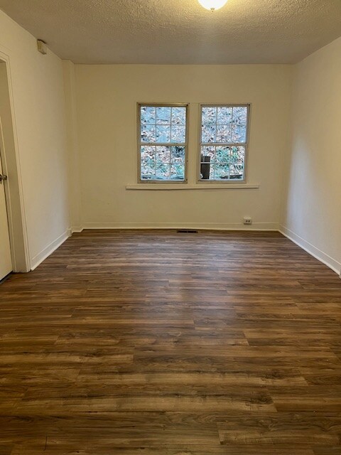 Building Photo - 616 Evergreen Ave