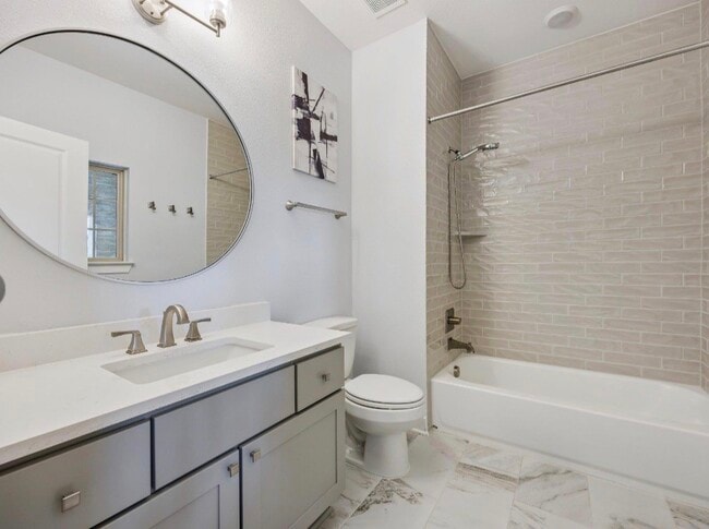 Building Photo - 6817 Davenport Divide Rd