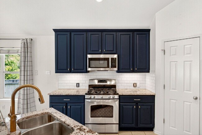 Building Photo - 2504 Branding Iron Ln