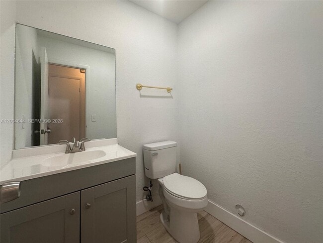 Building Photo - 2580 Coral Springs Dr