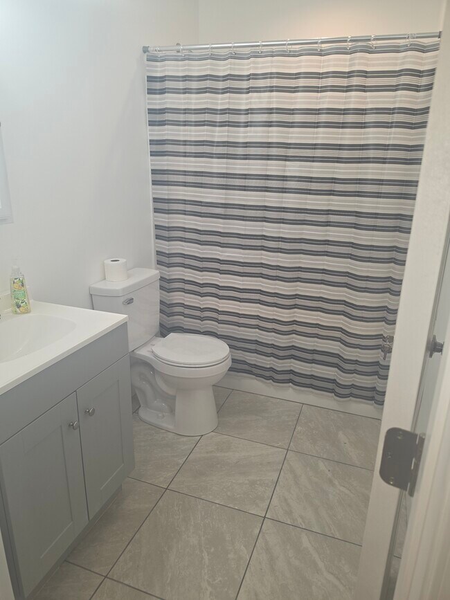 Building Photo - 745 River Rd