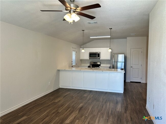 Building Photo - 114 Dolphin Dr