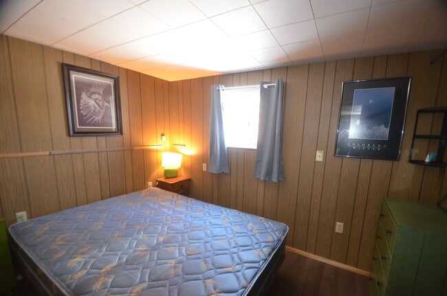Building Photo - 20 Minutes to Breckenridge! Wood burning f...