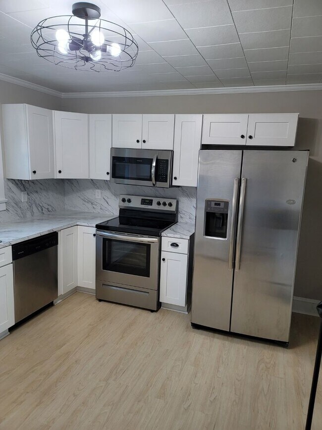 Building Photo - 2 Bedroom Home in Salisbury