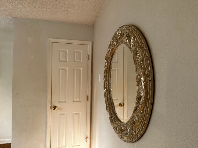 Building Photo - 1418 Willow Ave