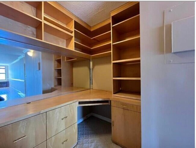 Building Photo - 7004 BLVD E