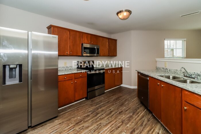 Building Photo - 1715 Larne Cir