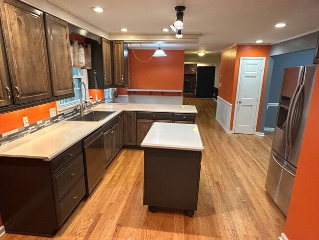Building Photo - 5 Bed | 3.5 Bath House in Raleigh