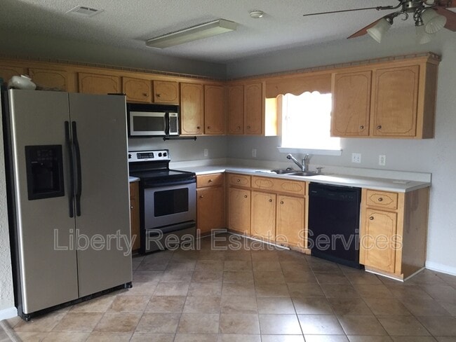 Building Photo - 936 Poppleton Dr
