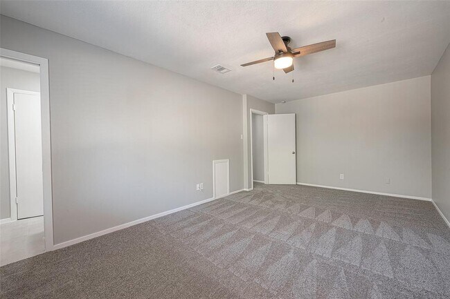 Building Photo - 6 N Waxberry Rd